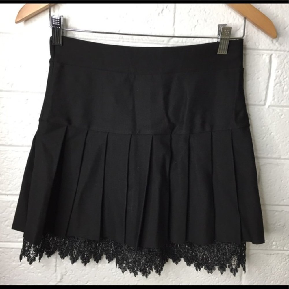 🆕 French Kiss cute black skort, never worn